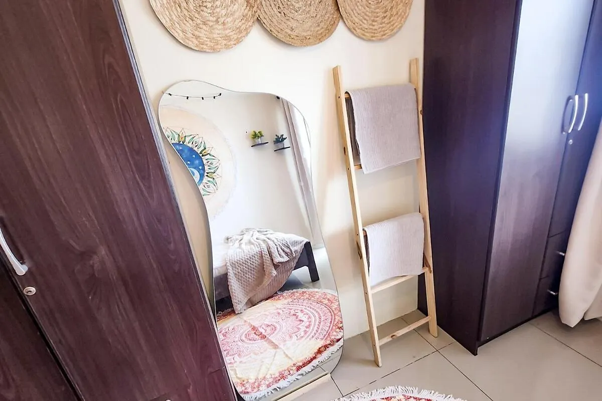 Boho City View 1Br Apt In Makati With Netflix Manila